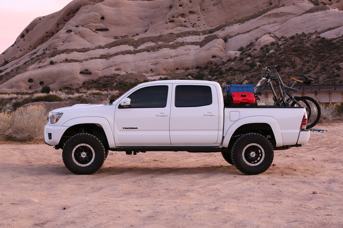 Basic Lift System w/Shocks from Fabtech part number K7034