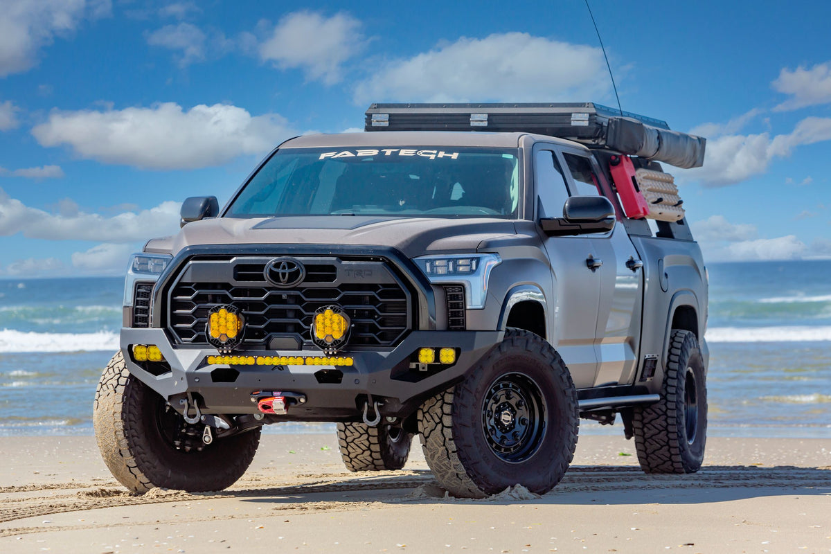 Toyota Tundra 3? Dirt Logic Ball Joint UCA System with mounting hardware from Fabtech part number K7112DL