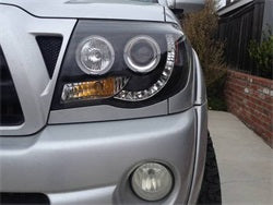 Headlight from Spyder Auto part number 5011916